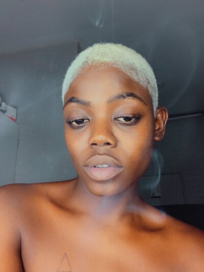 Ebony-Mistique - Stripchat Teen Lovense Cam2cam Girl 