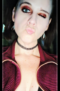 MrschiXXX_MooNLiTE_MiLF's Offline Chat Room