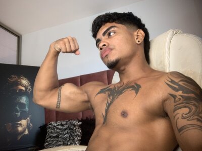 Young_laroi private show
