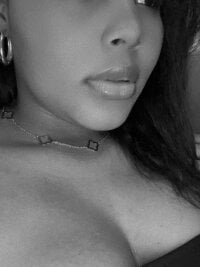 Tu_lulu84's Offline XXX Chat