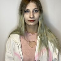 EllaBarber's Offline XXX Chat