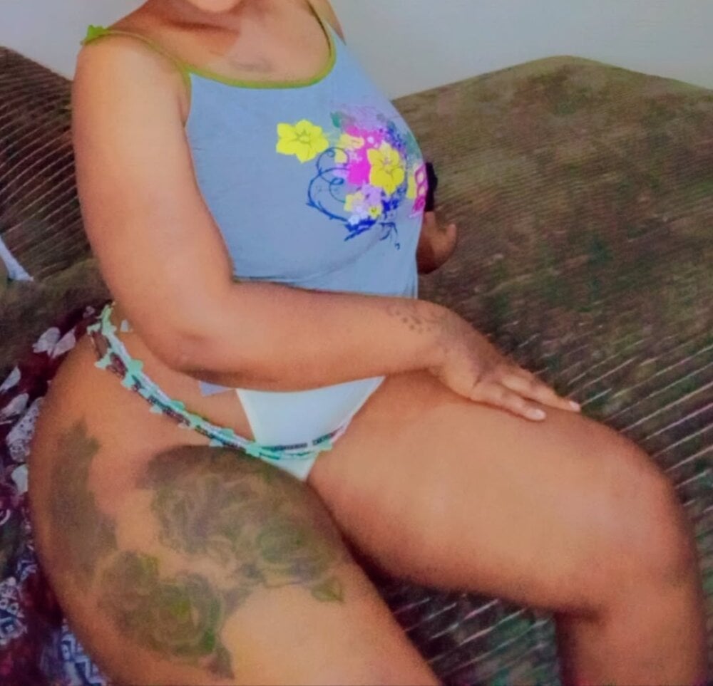 Thebootyshaker's Offline XXX Chat