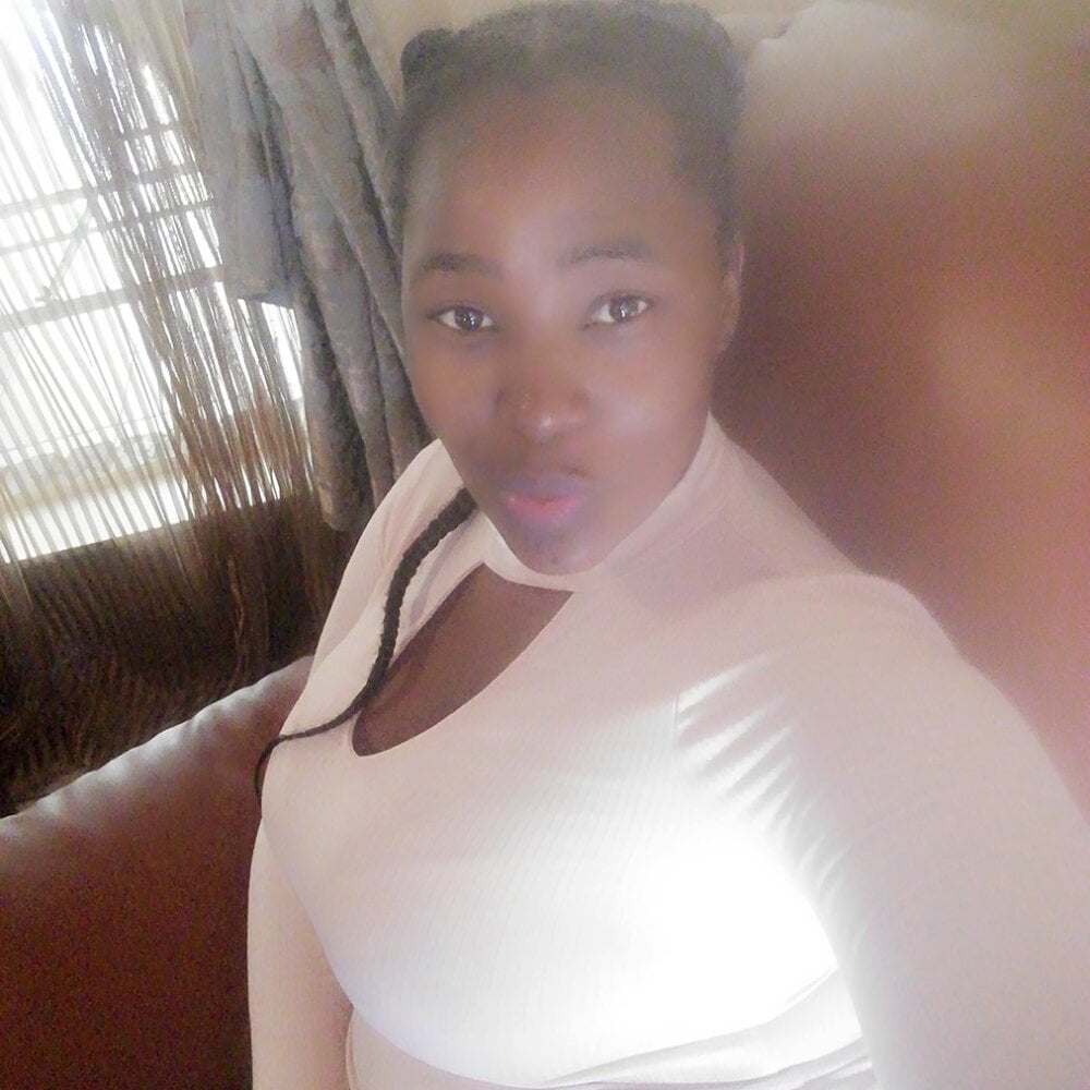 Live sex webcam photo for ChubbieDee22 #290086381