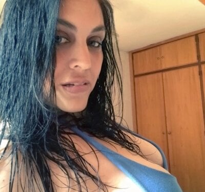 CRUELLAXX Couple Striptease Live Cam Chat