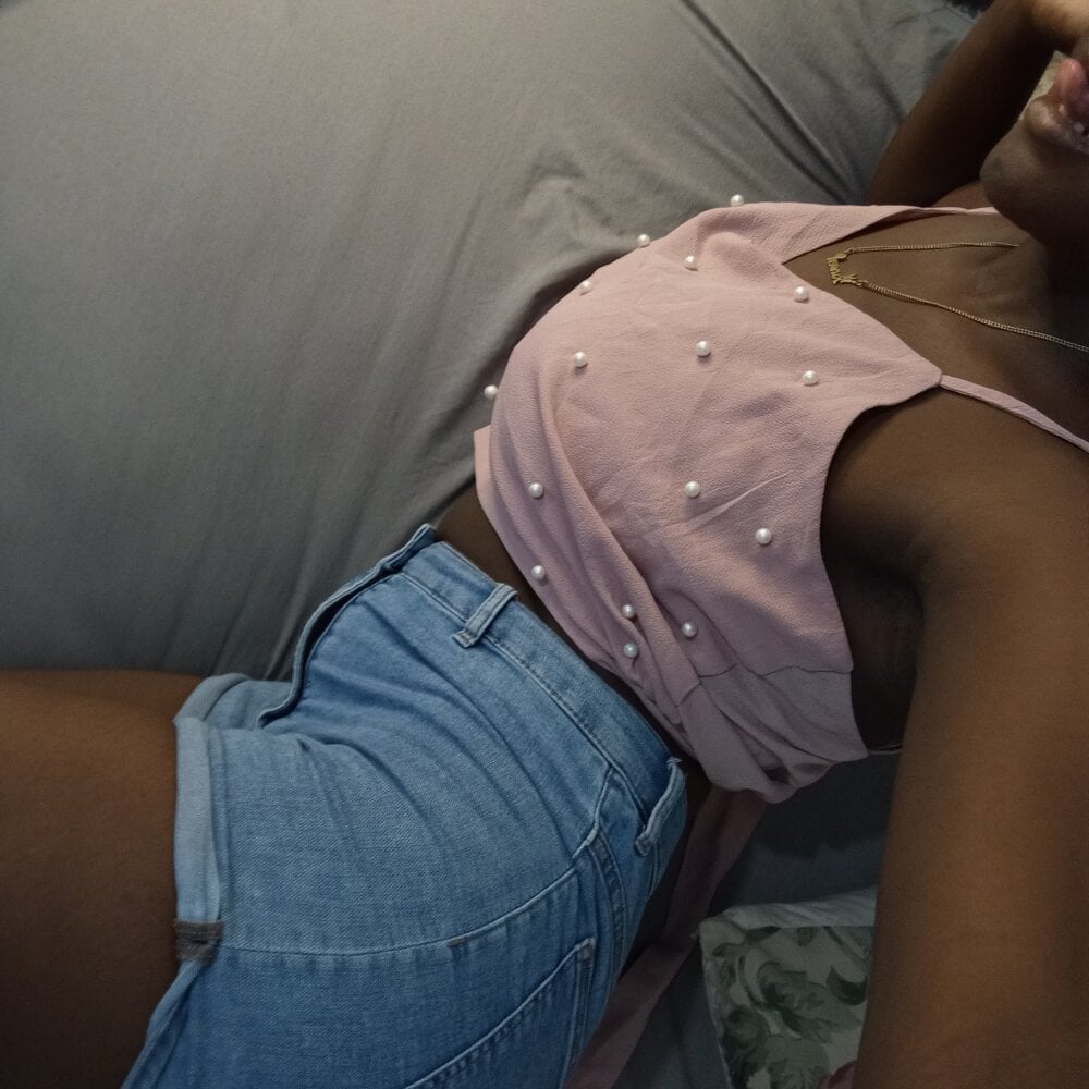 247camsex.com sweet_sela livesex profile in straight cams