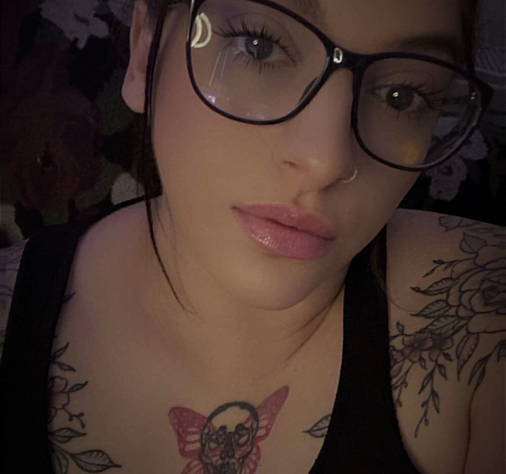 Chantelle-x's Offline Chat Room