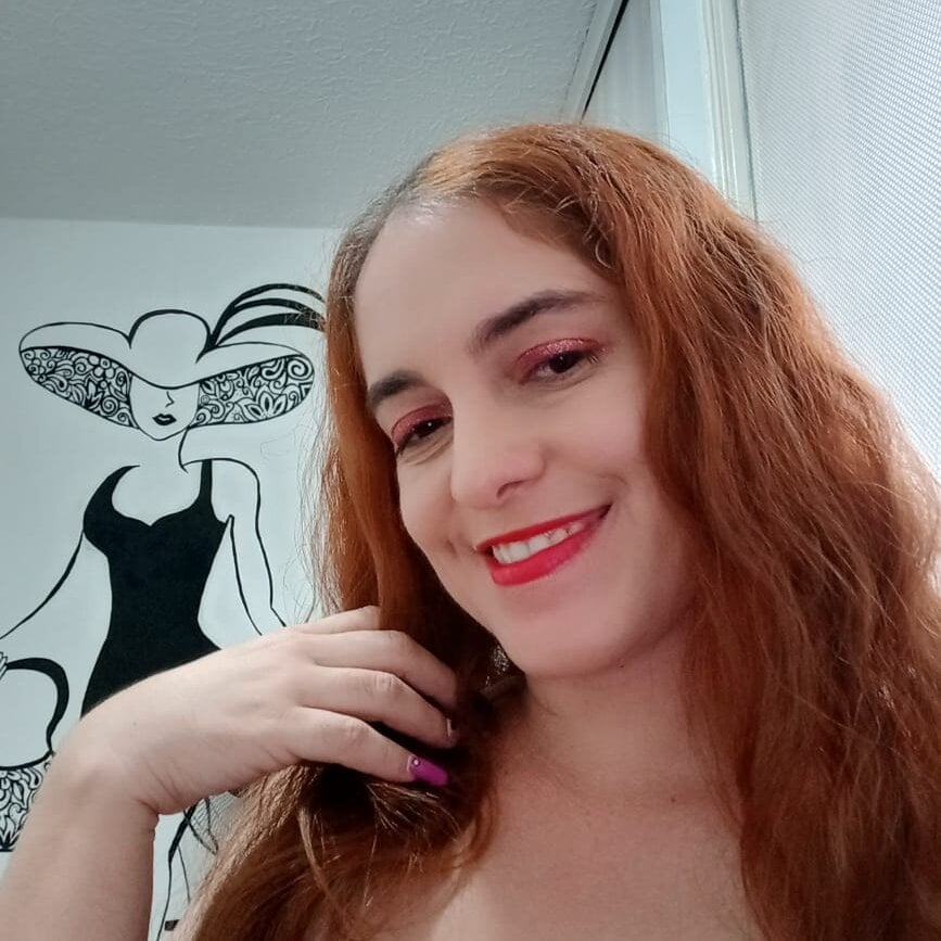 Watch felinas6969 live on cam at StripChat