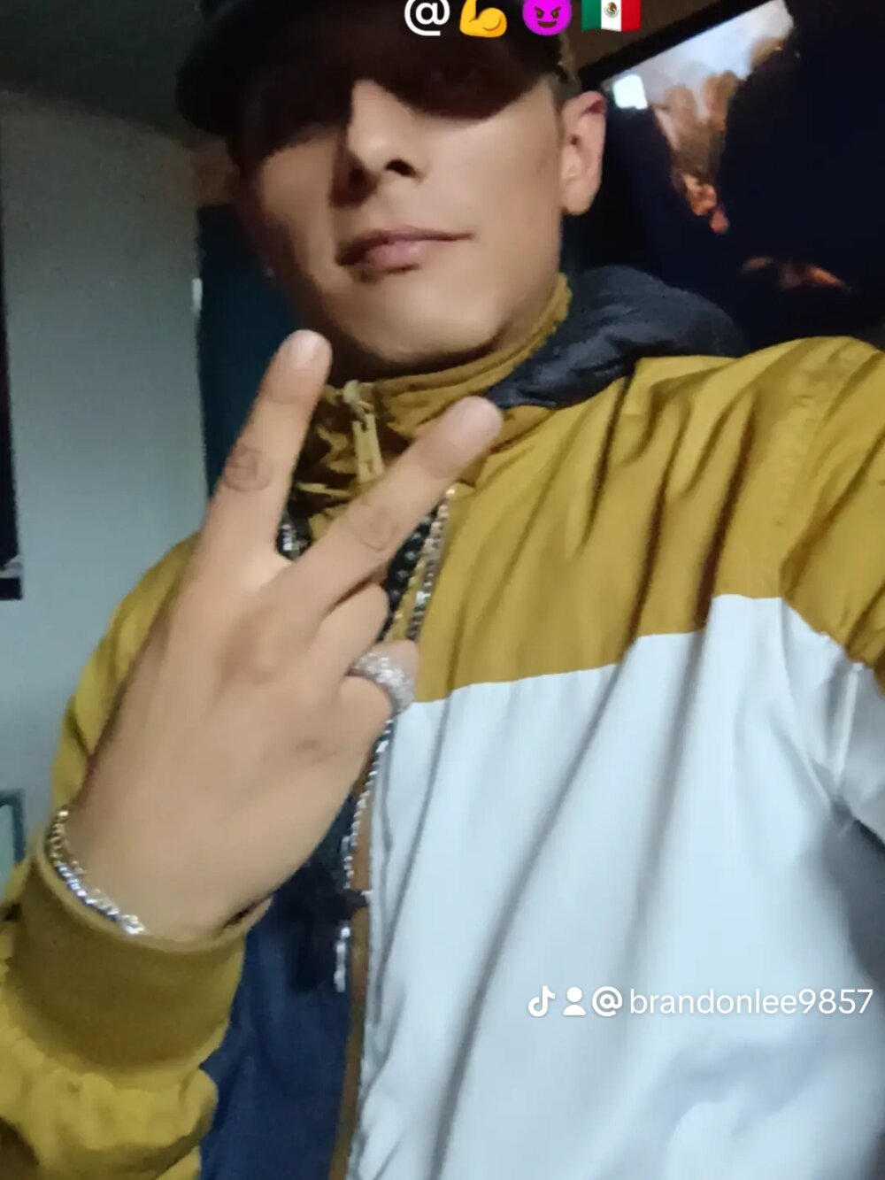 jonh_big_cock's Offline XXX Chat