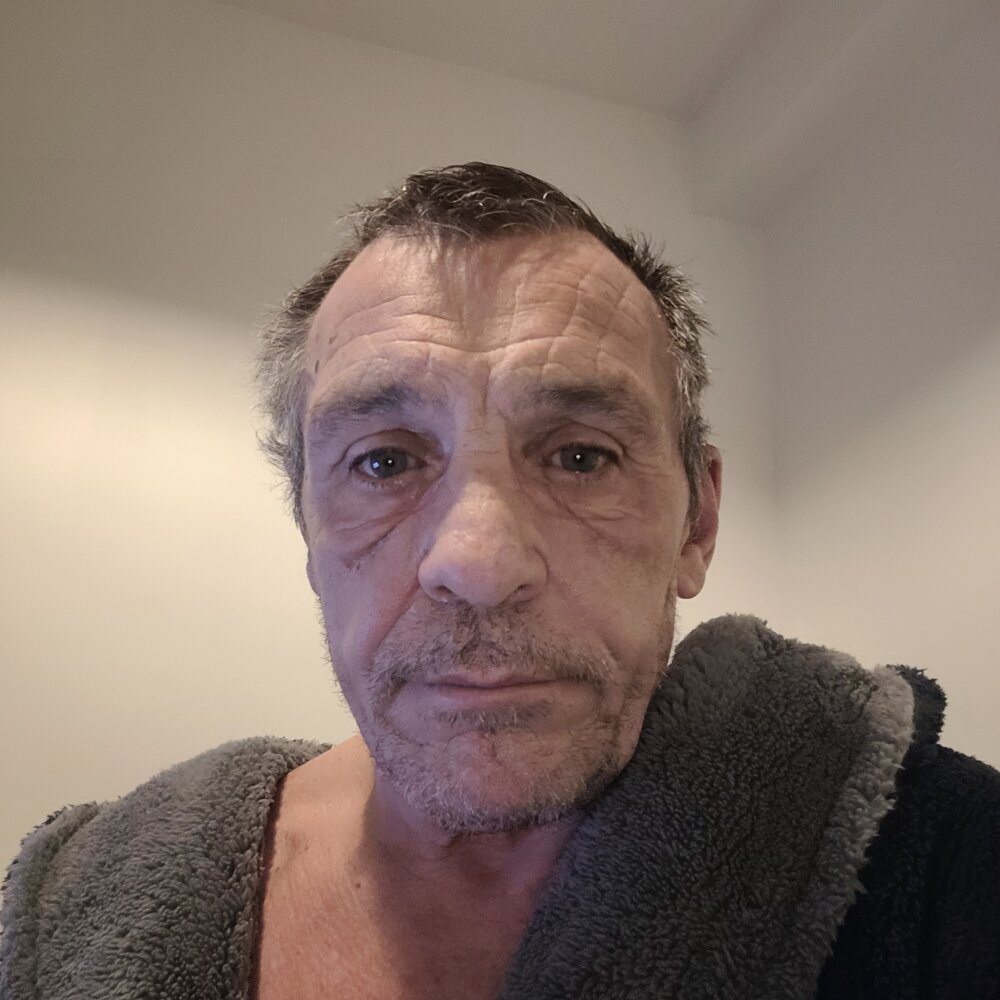 southlondonguygetsnude's most recent online preview