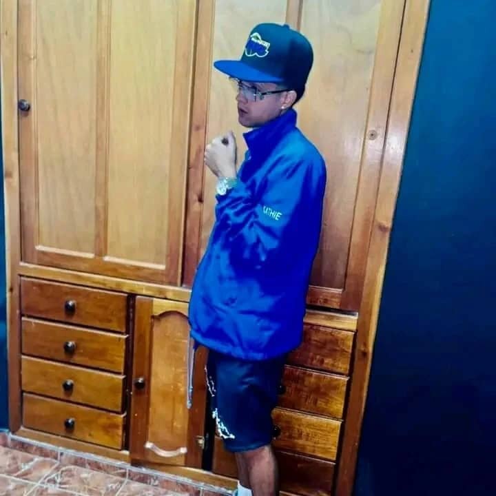 laiker00 from stripchat