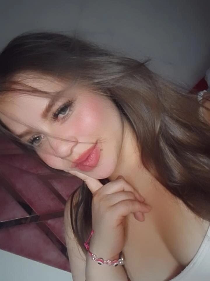 goldenlovers_ from stripchat