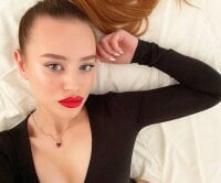 MadeleineBrigs' Offline Chat Room