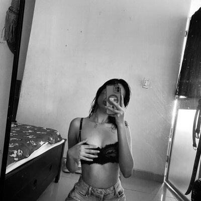 Dakota_Browns Female Dildo Free Webcam Nude