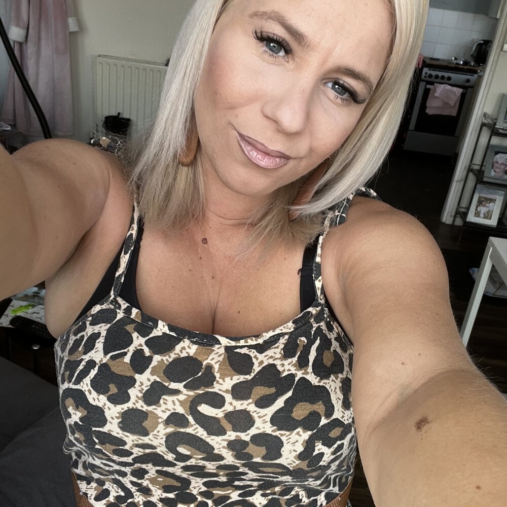 HollybStreams_xx profile