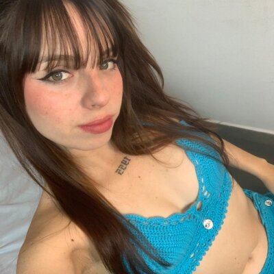 chloewillis1 from stripchat
