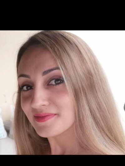 nicole_17 🚗 adult chat
