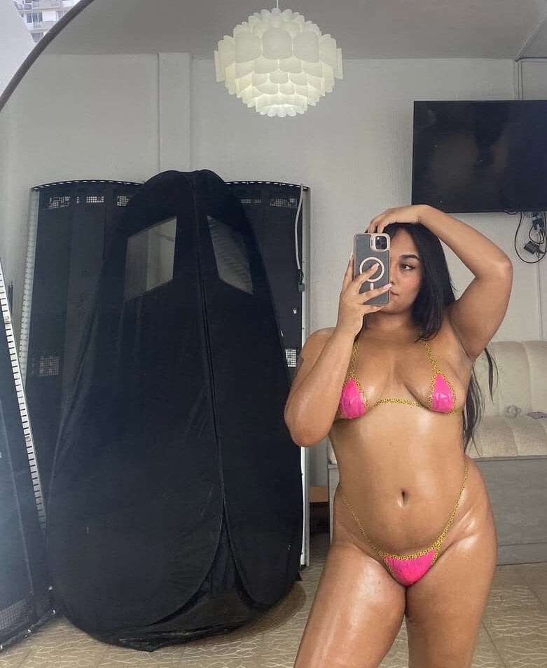 6livesex.com angueljones livesex profile in e cams
