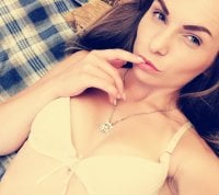 Sandri_Hot's Offline Chat Room