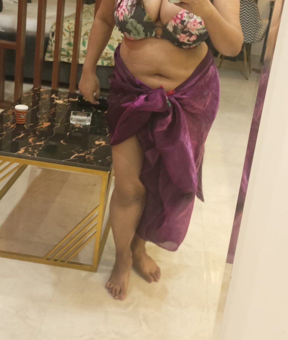 Bold-Beauties live cam model at StripChat