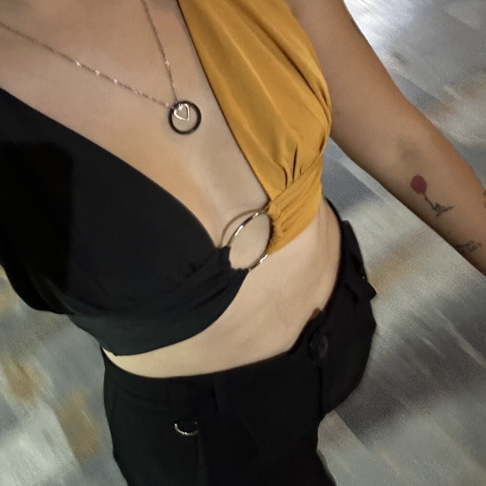 Live sex webcam photo for eoseris #290211318