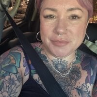 inkedupgirlxo's Offline Chat Room
