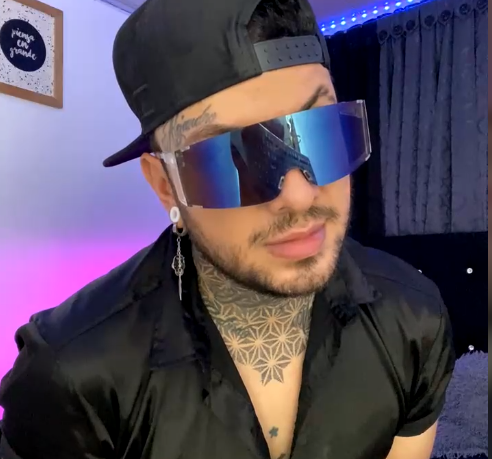 tony_wolf_xxx from stripchat
