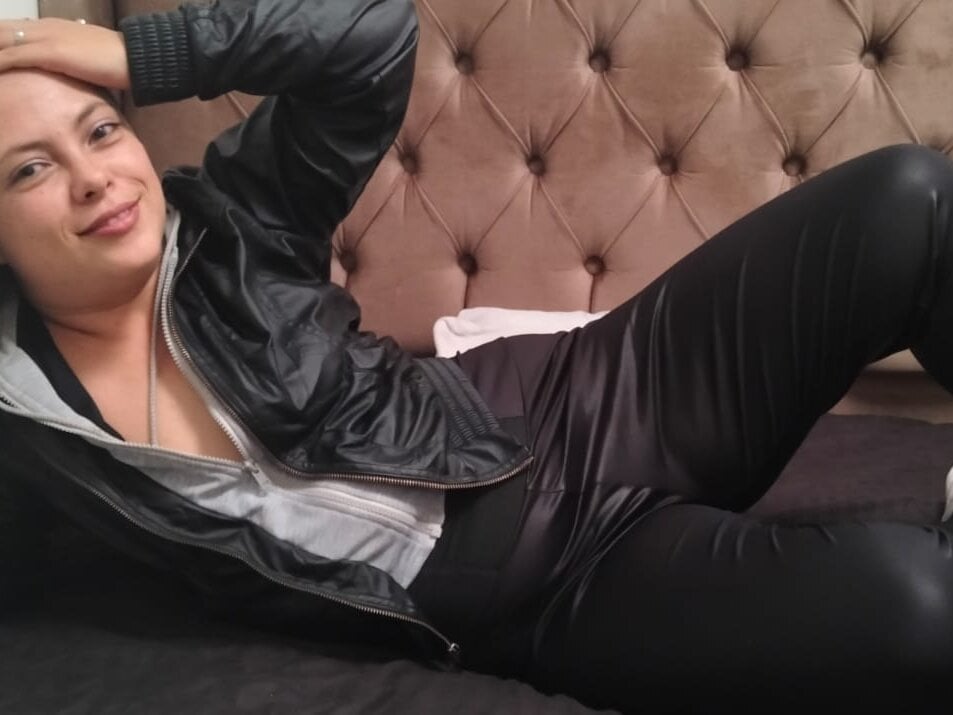AngeliqueLacuna's Offline XXX Chat