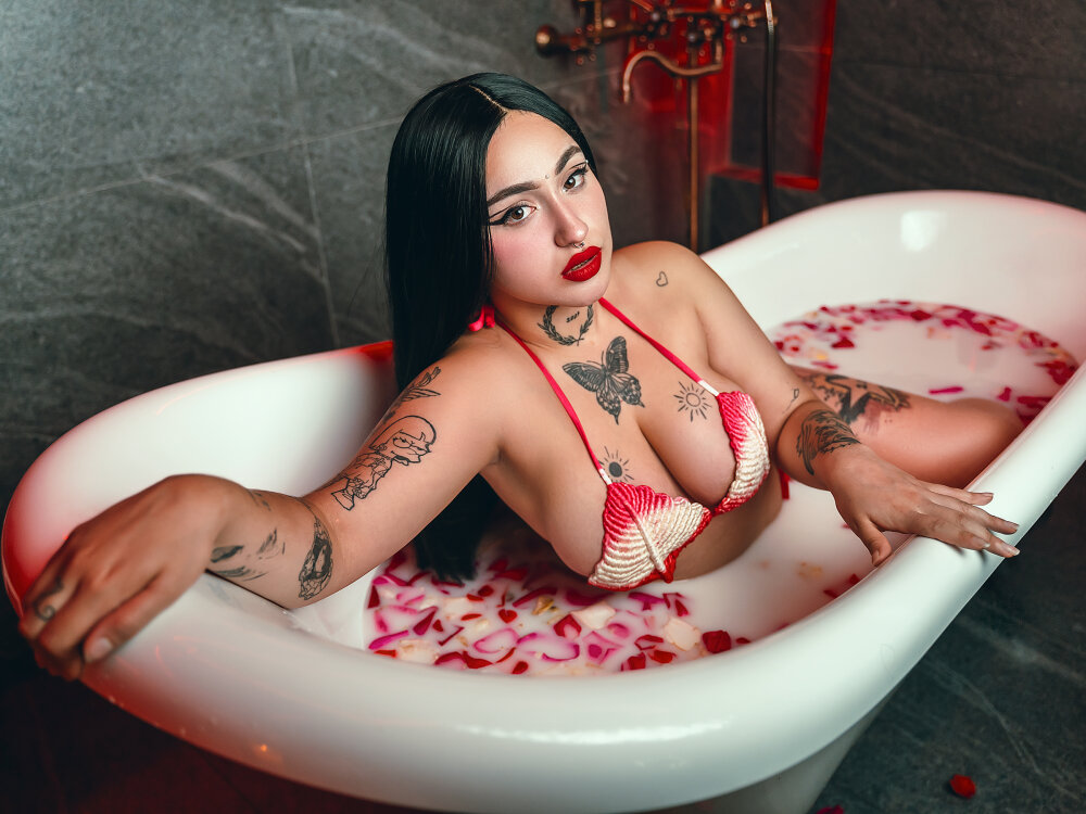 Live sex webcam photo for bella-green #289967870