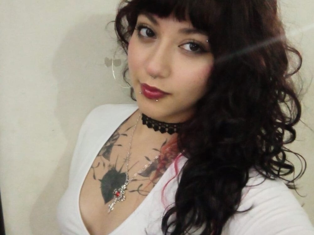 amateursex-livecam.com kora_red69 livesex profile in spanish cams