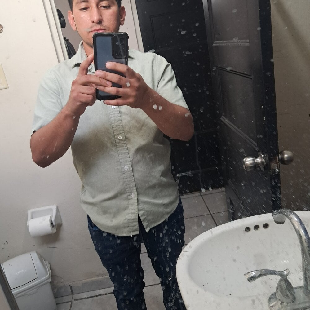 littleboyhot95 from stripchat