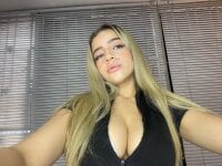 Zhaavia's webcam live show