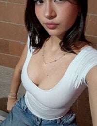 Alma_Rousy élő XXX-chatje