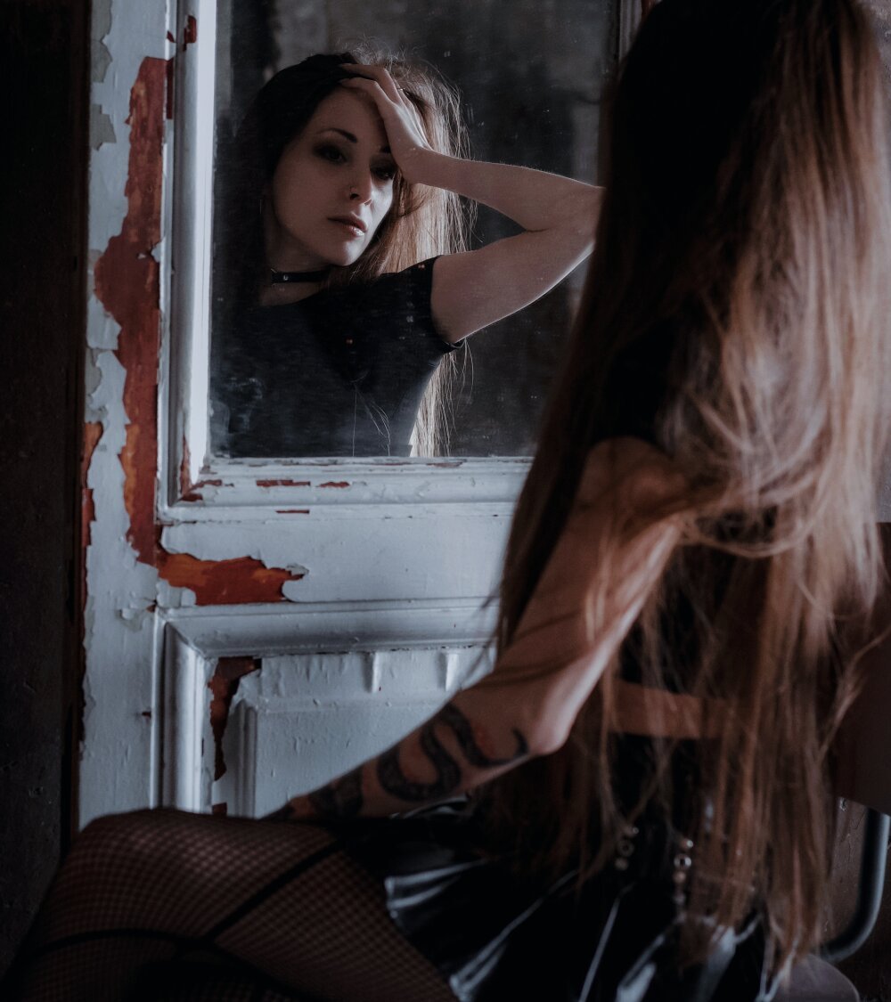 watchgirlcam.com miinside livesex profile in chamber-of-secrets cams