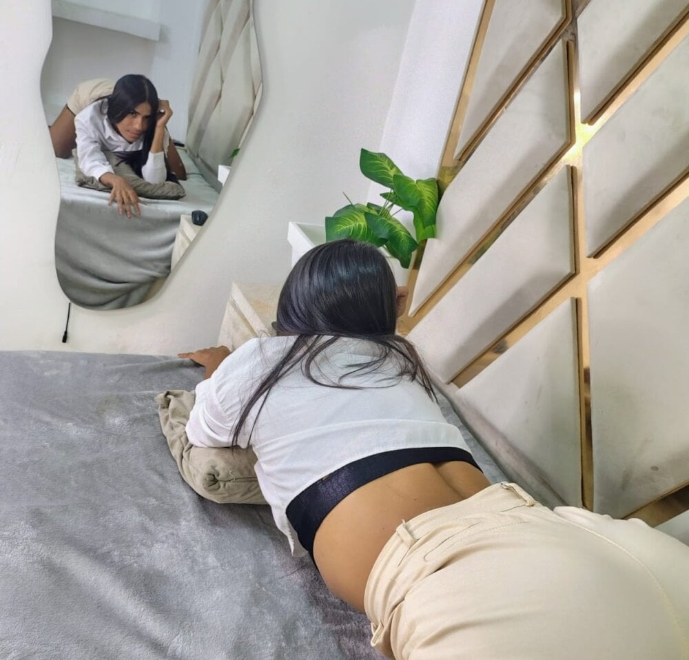 Kiaraasm Chat XXX Ngoại tuyến