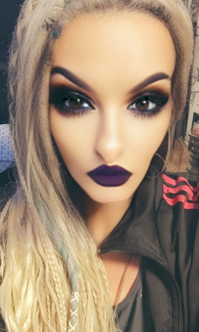 blondebabe813 from stripchat