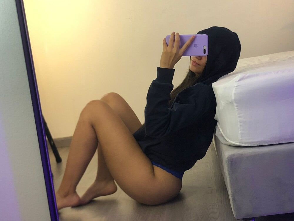 jullyaa_