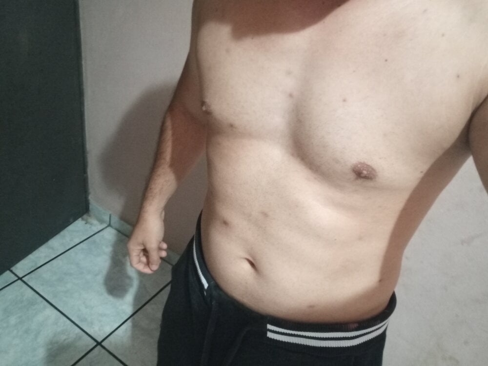 franciscojoao18 from stripchat