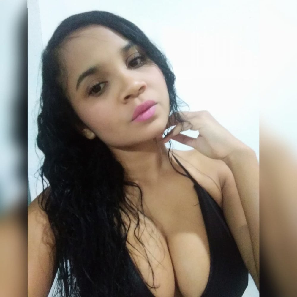 Live sex webcam photo for zara_lopez #289943200