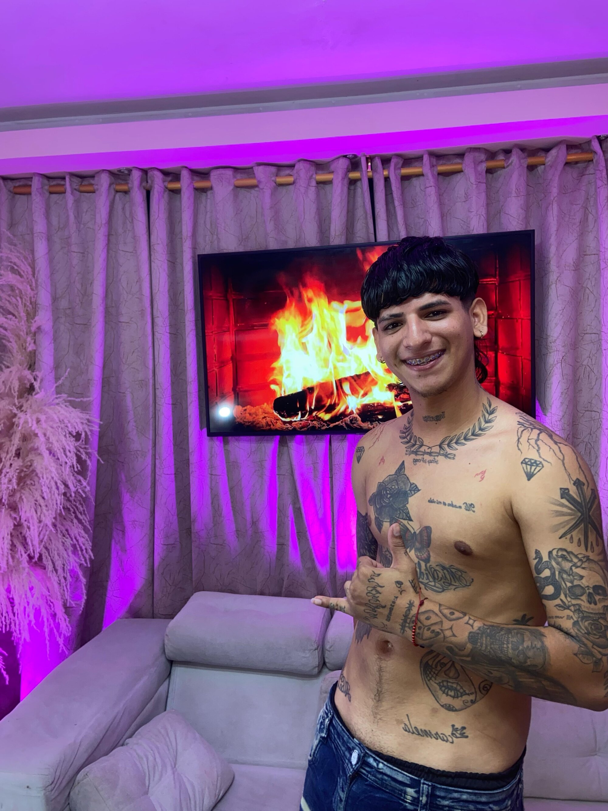 Sam_Hot9Inch