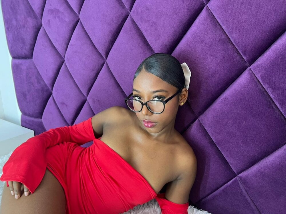 watchgirlcam.com melodybrooks livesex profile in somewhere-on-this-twisted-planet cams