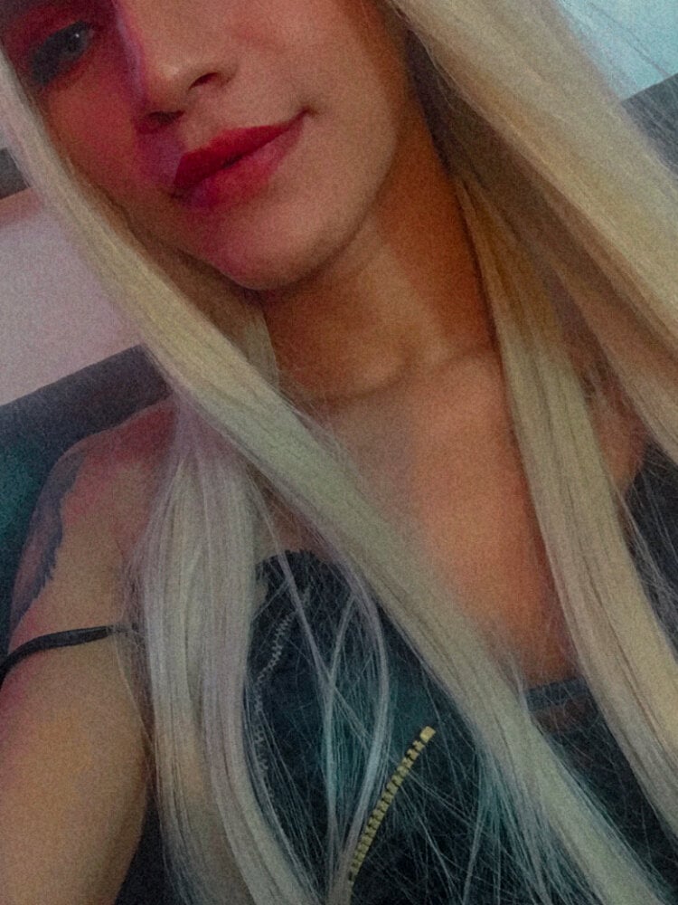 _DanielaSmith_ profile