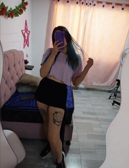 white_roxxy