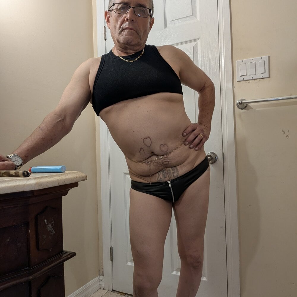 bobby69cock's Offline XXX Chat