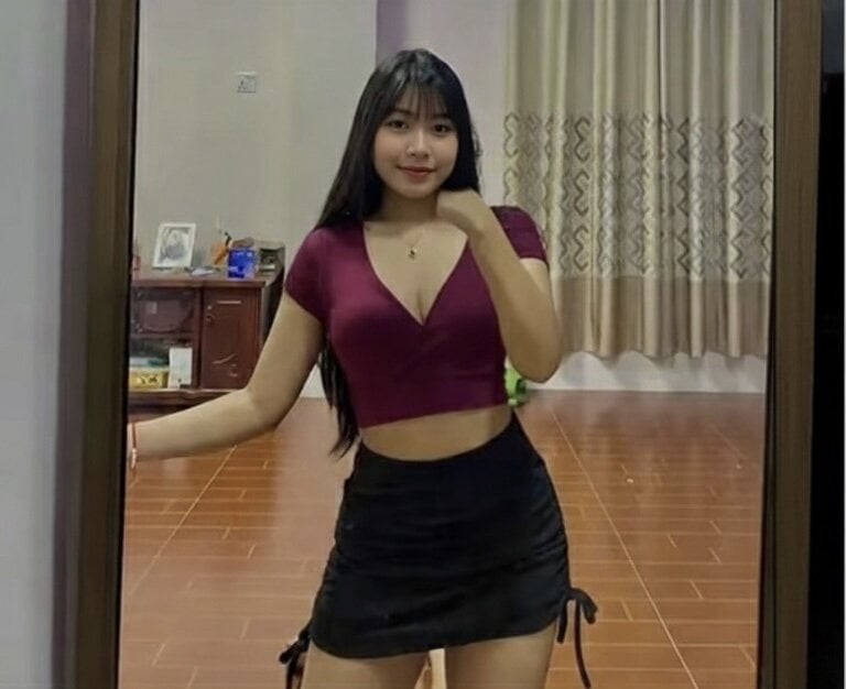 livesex.fan athena18inka livesex profile in on-your-monitor cams