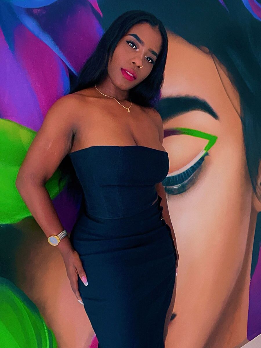 bellaebony25