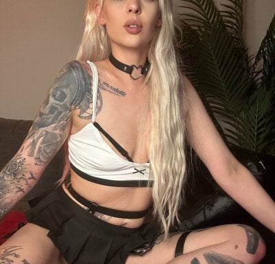 Melina_Diamond - latex