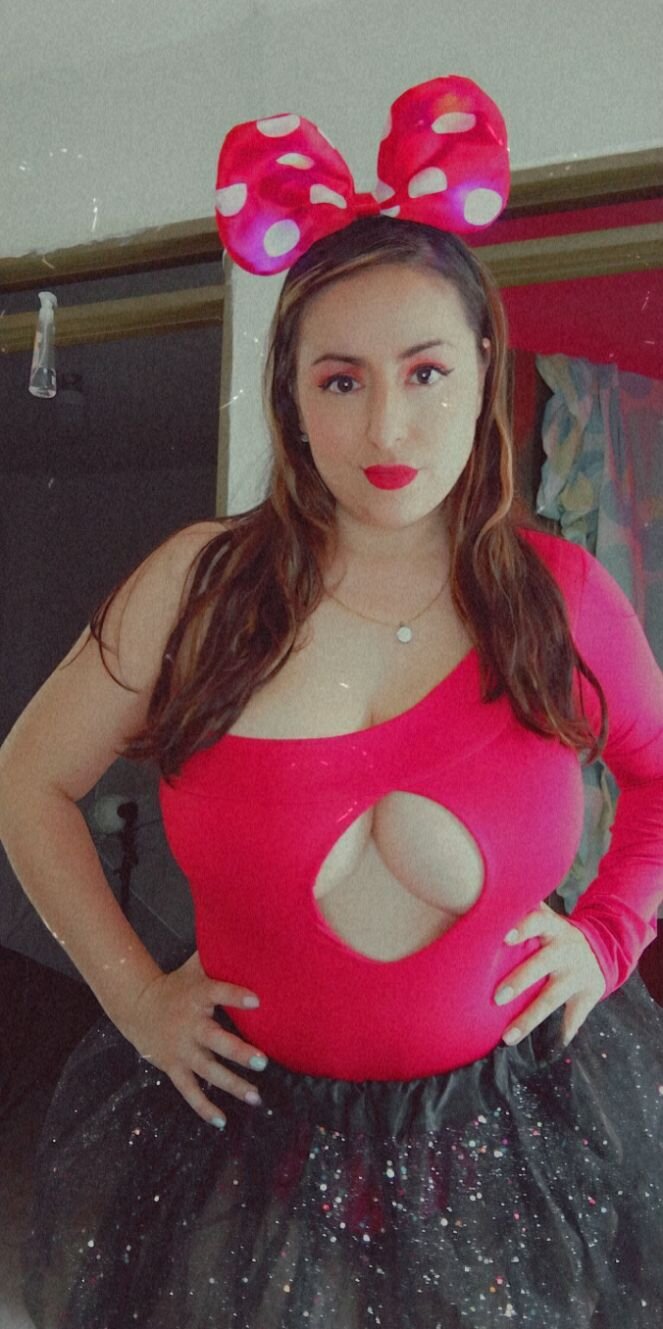 Allison_Busty
