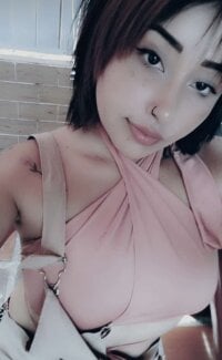 Threesomegirls69's Offline Chat Room