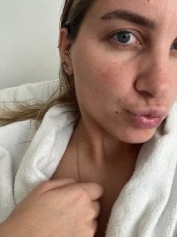 Germanwoman2000's Offline Chat Room