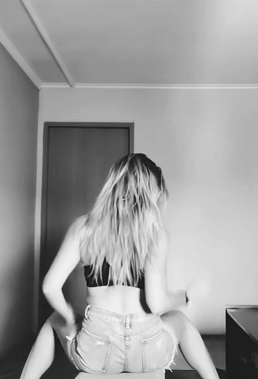 Live sex webcam photo for IceQueennn #288870879